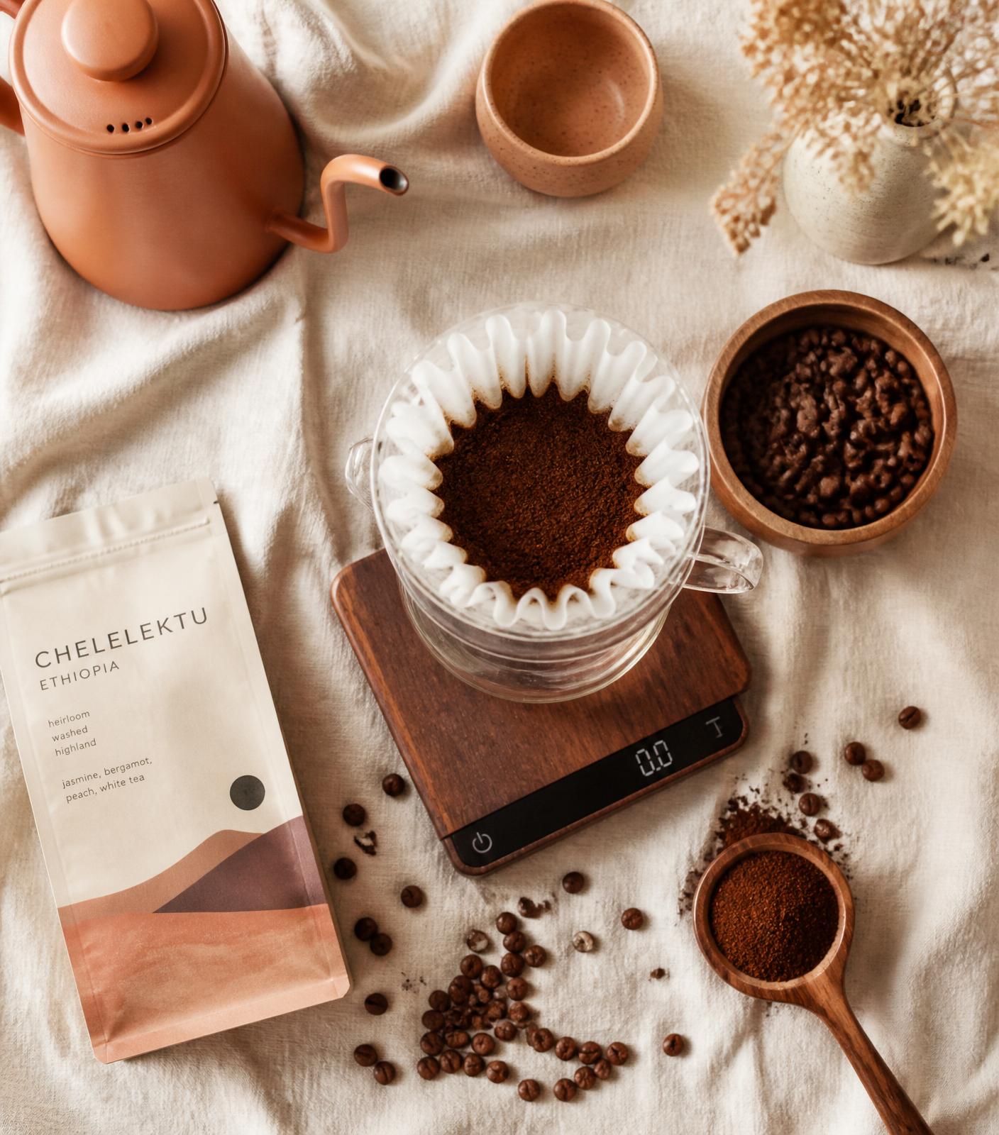 Ethiopian Chelelektu beans, V60 pourover and gooseneck kettle